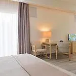 Baia Di Conte 4* 康特港
