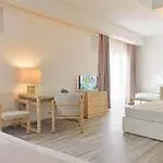Baia Di Conte 酒店 4*