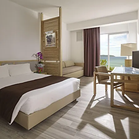 Hotel Baia Di Conte 4*