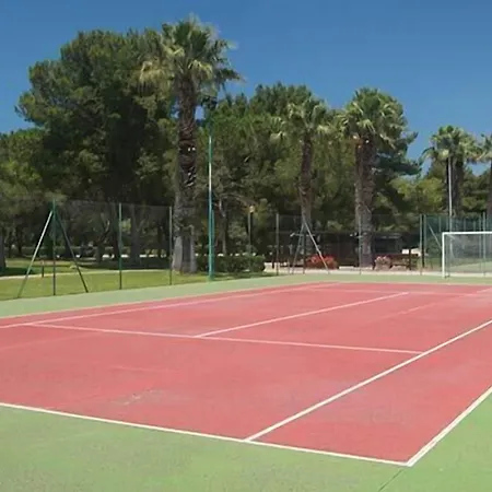 Baia Di Conte Hotell 4*