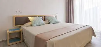 Szálloda Baia Di Conte 4*